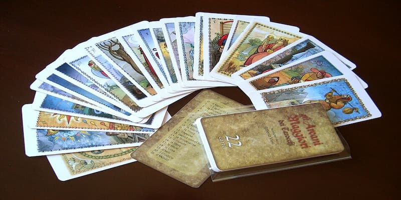 Nguồn gốc và cấu trúc cơ bản của bài Tarot